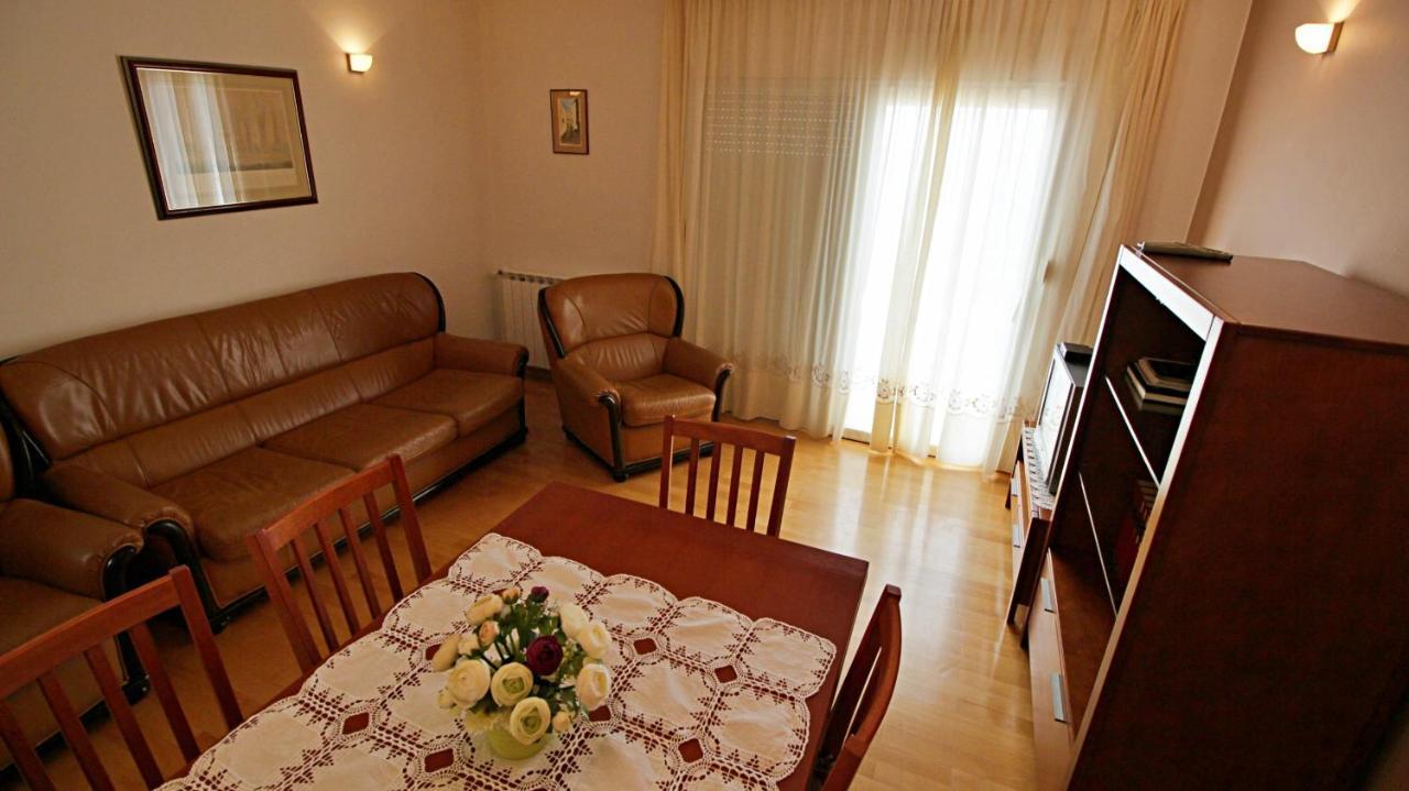 Apartment Ora 奥米什 外观 照片