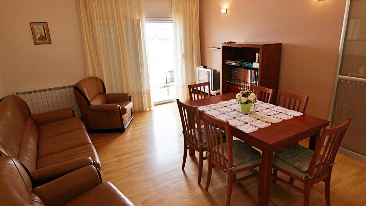 Apartment Ora 奥米什 外观 照片
