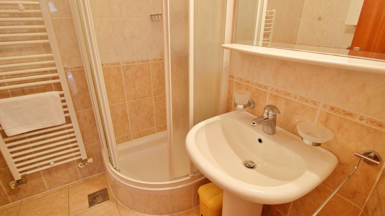 Apartment Ora 奥米什 外观 照片