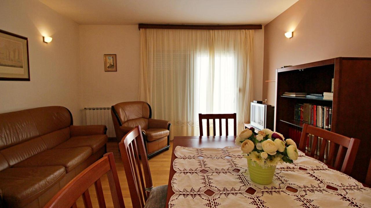 Apartment Ora 奥米什 外观 照片